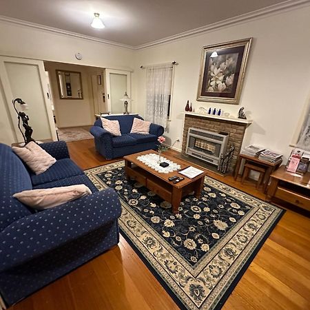 Admurraya House Bed & Breakfast ラザグレン エクステリア 写真