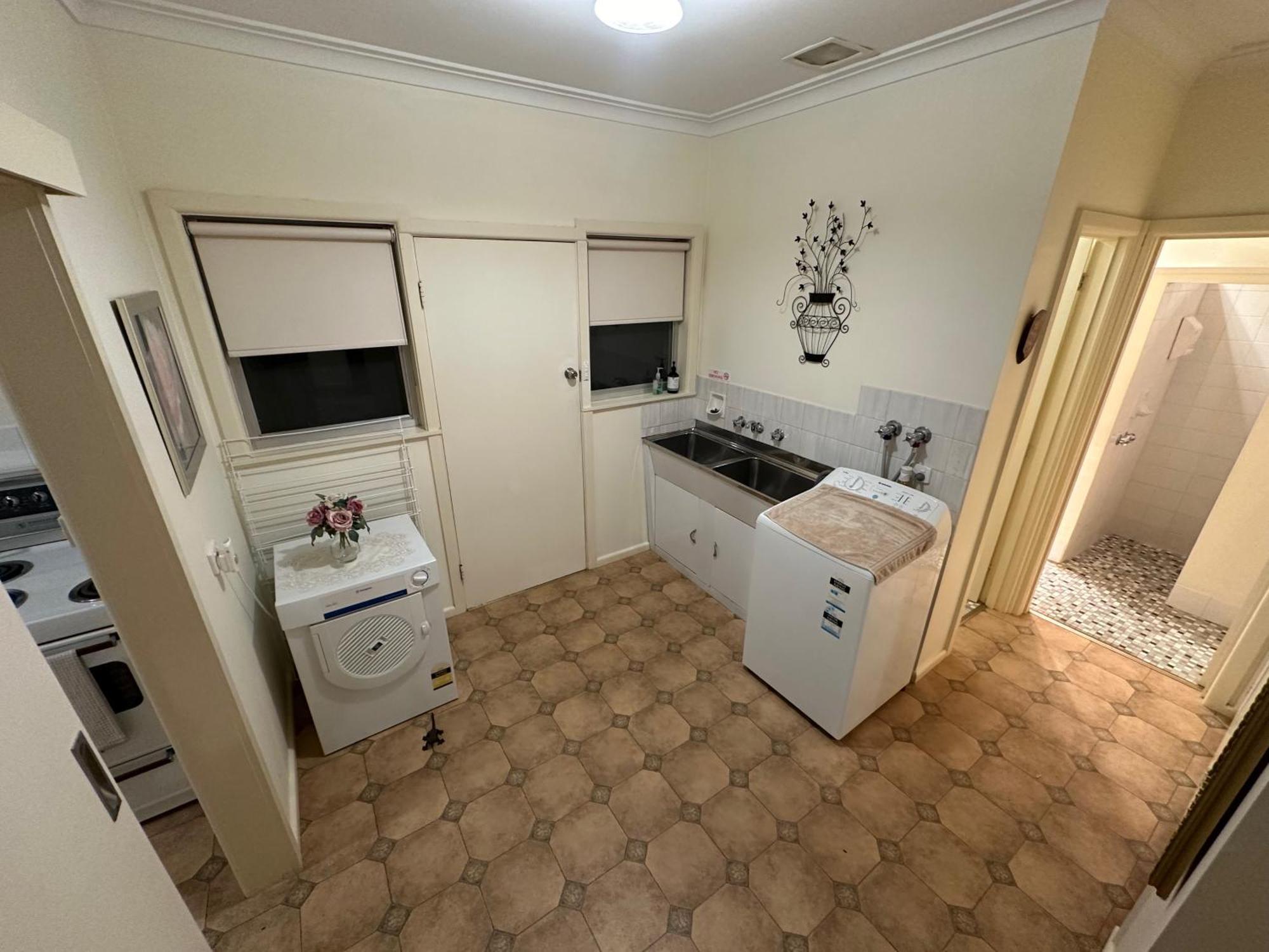 Admurraya House Bed & Breakfast ラザグレン エクステリア 写真