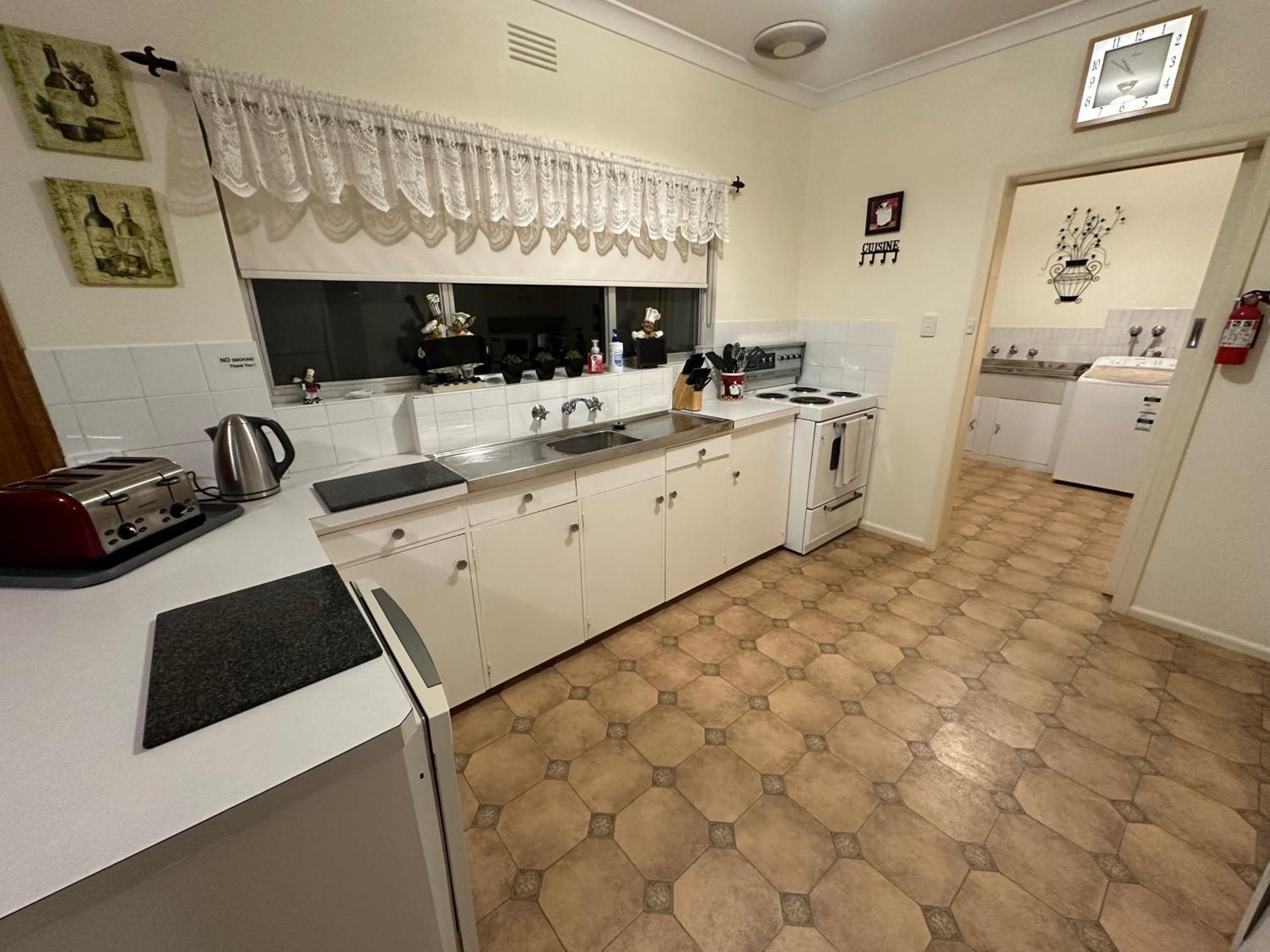 Admurraya House Bed & Breakfast ラザグレン エクステリア 写真