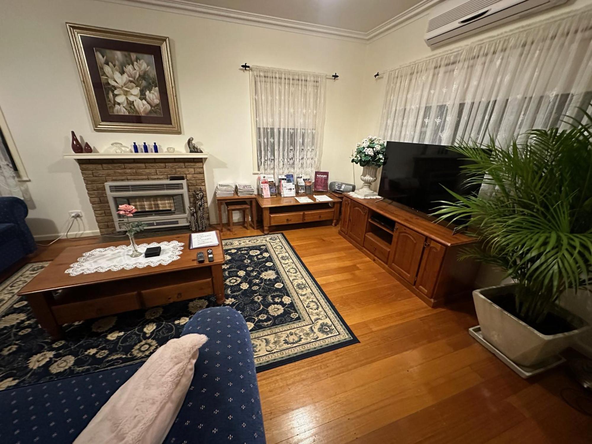 Admurraya House Bed & Breakfast ラザグレン エクステリア 写真