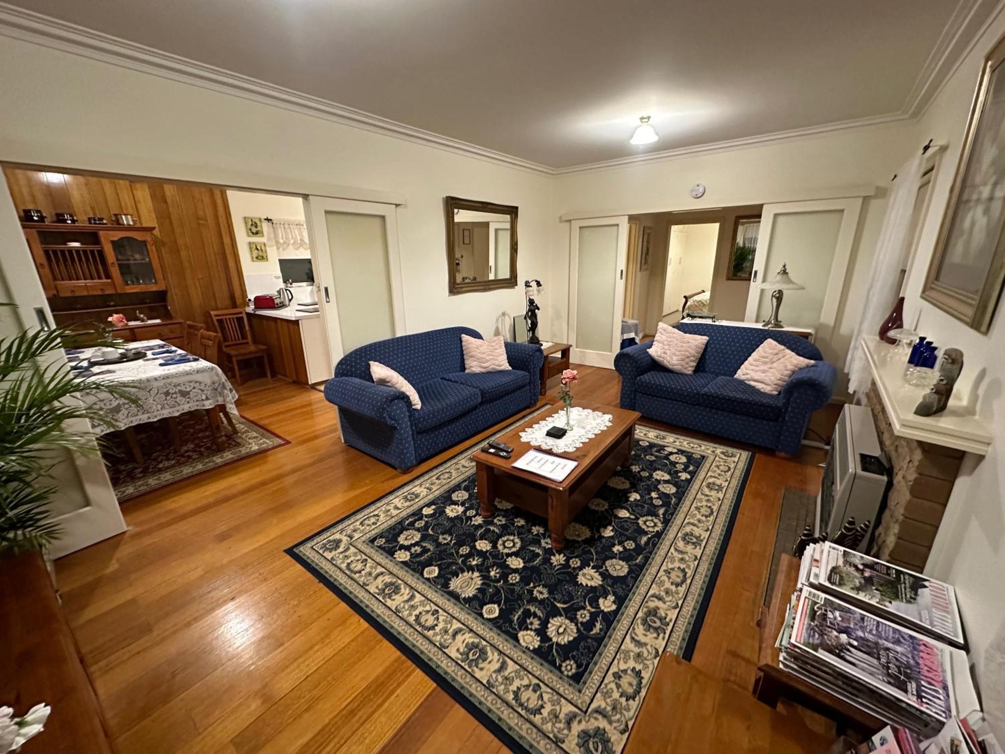 Admurraya House Bed & Breakfast ラザグレン エクステリア 写真